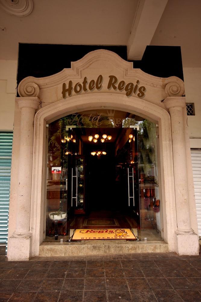 Hotel Regis Uruapan  Экстерьер фото